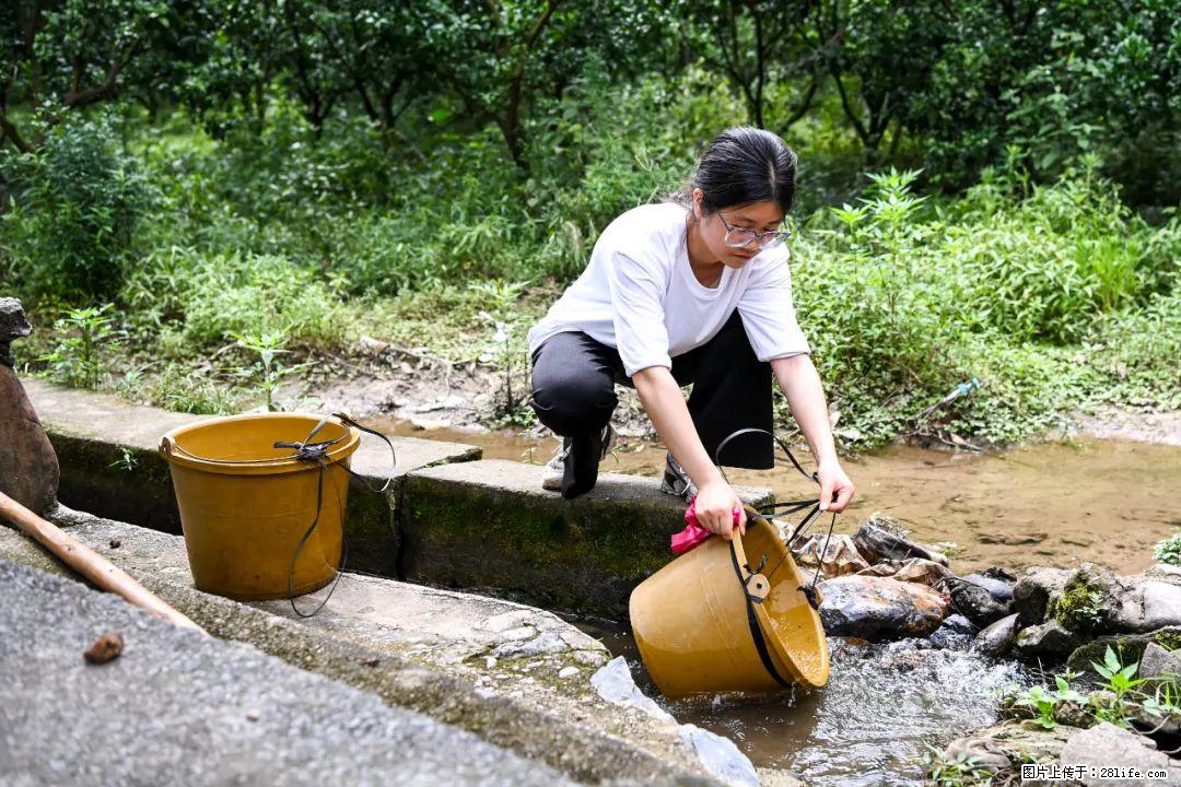 全网追的“扁担女孩”，找了一份暑假工，时薪12元 - 焦作生活资讯 - 焦作28生活网 jiaozuo.28life.com